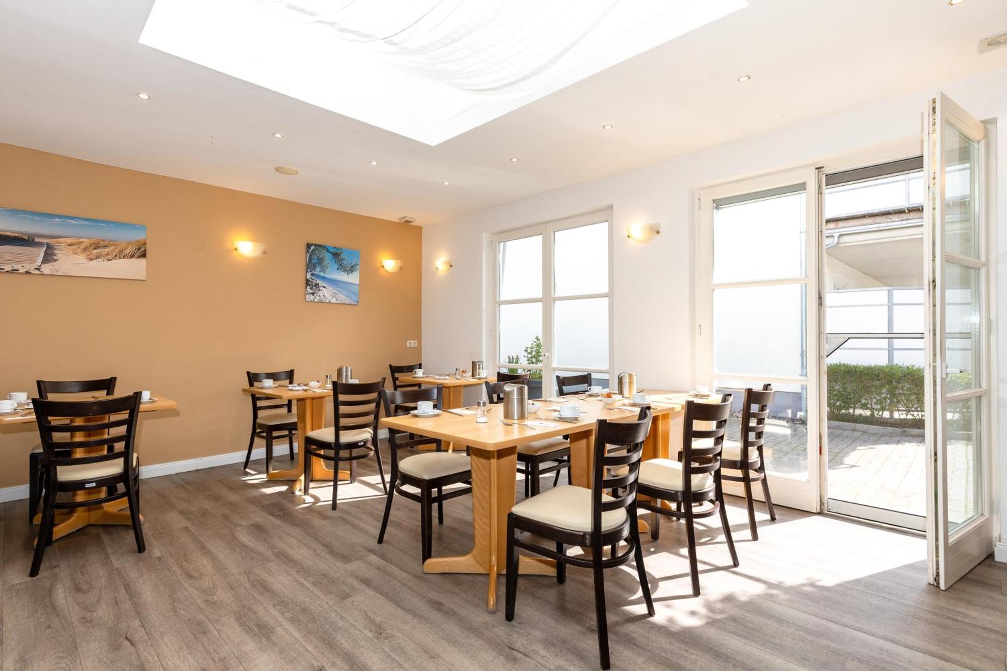 Hotel Zur Traube Ostseebad Kühlungsborn 외부 사진