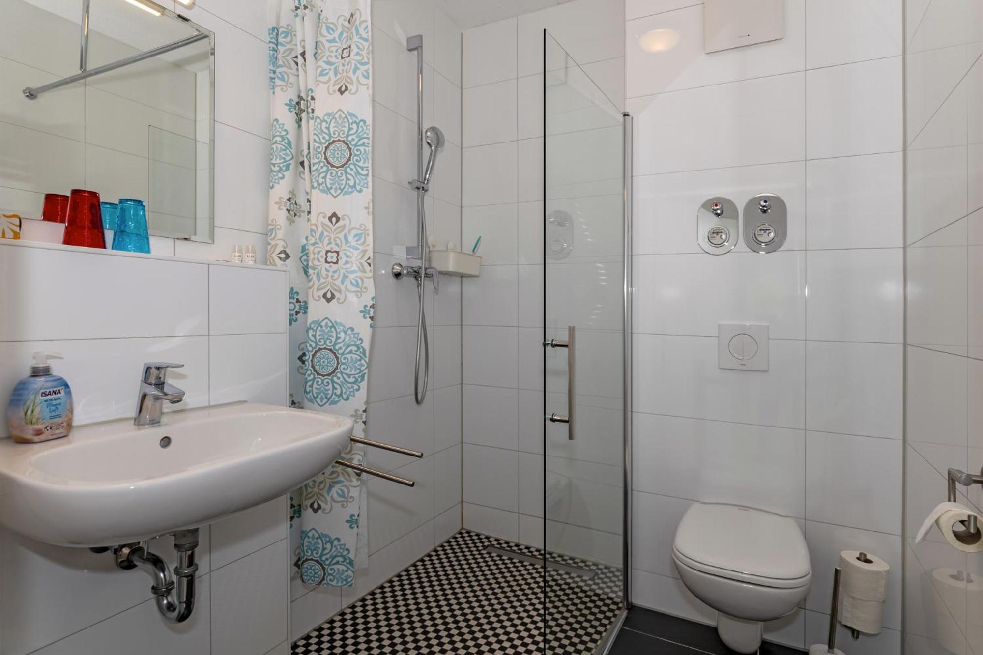 Hotel Zur Traube Ostseebad Kühlungsborn 외부 사진